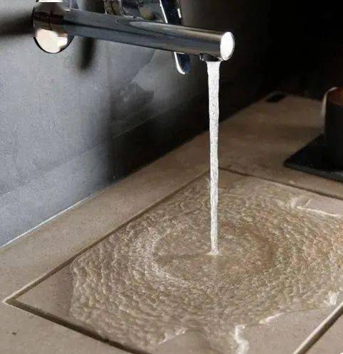 等我買第2套房,衛(wèi)生間絕不裝洗手池,學他家做拉槽下水,上檔次